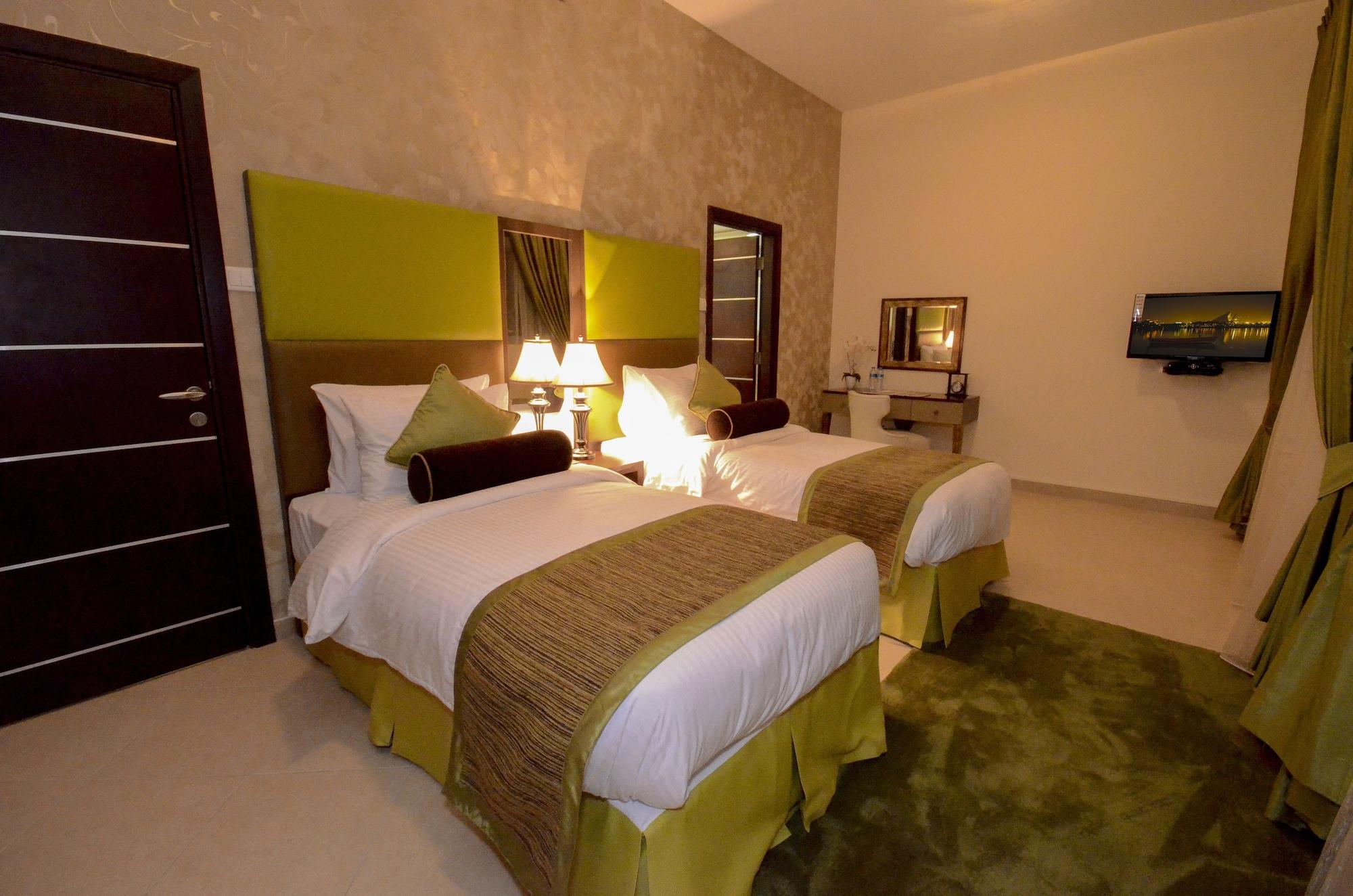 Al Waleed Palace Hotel Apartment Al Barsha Dubai Esterno foto