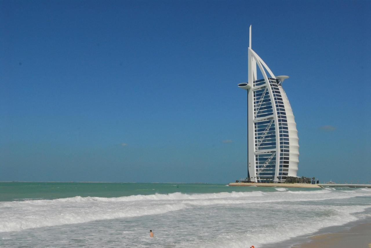 Al Waleed Palace Hotel Apartment Al Barsha Dubai Esterno foto