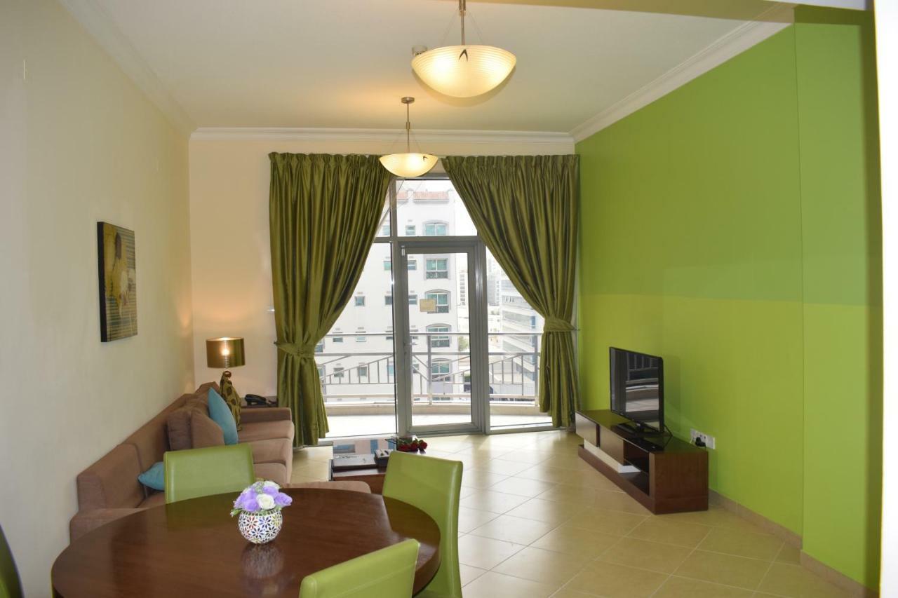 Al Waleed Palace Hotel Apartment Al Barsha Dubai Esterno foto